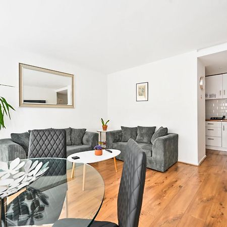 Lovely 2-Bed, Sleeps 6, Near Stratford Station & Abba Voyage, London Exterior foto