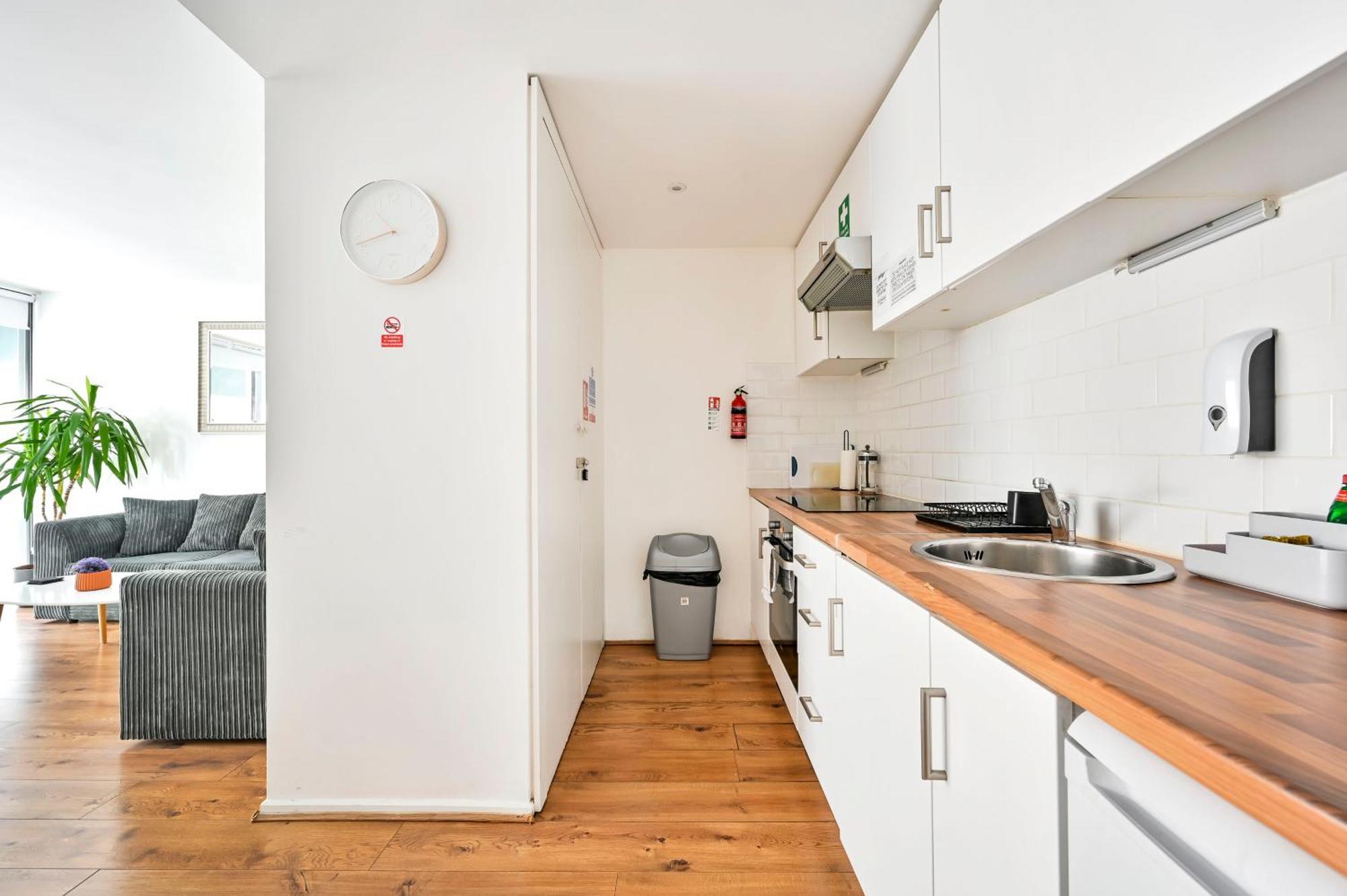 Lovely 2-Bed, Sleeps 6, Near Stratford Station & Abba Voyage, London Exterior foto