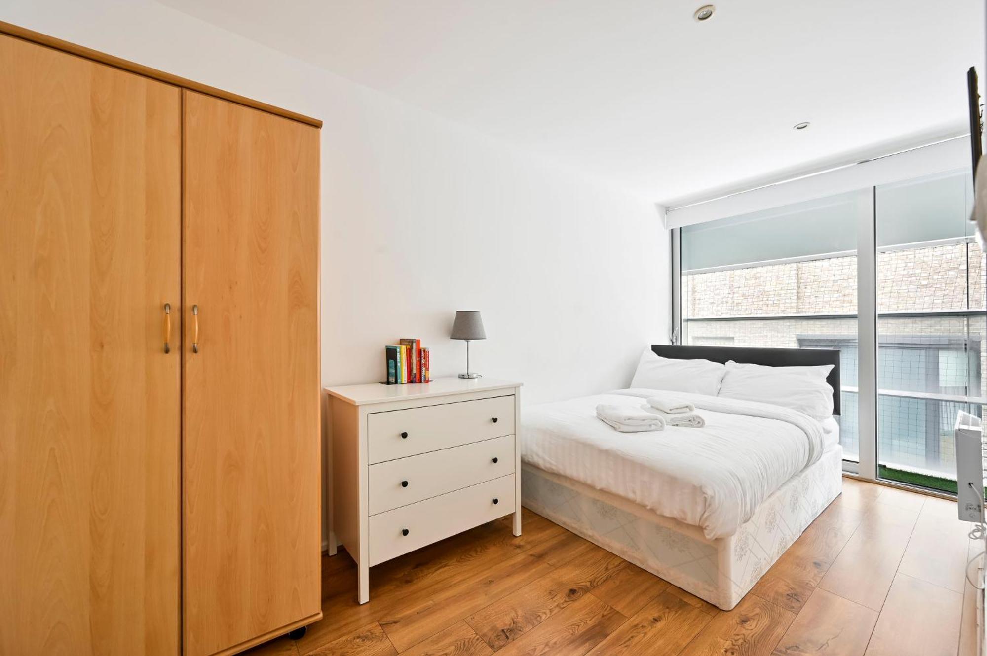 Lovely 2-Bed, Sleeps 6, Near Stratford Station & Abba Voyage, London Exterior foto