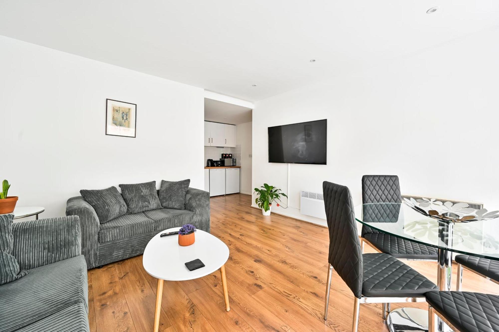 Lovely 2-Bed, Sleeps 6, Near Stratford Station & Abba Voyage, London Exterior foto