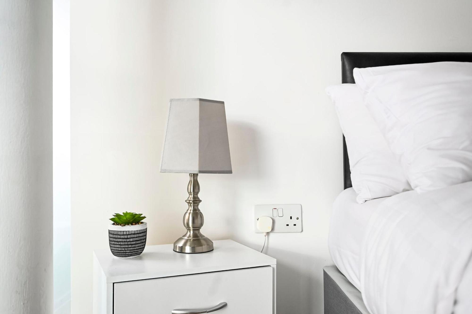 Lovely 2-Bed, Sleeps 6, Near Stratford Station & Abba Voyage, London Exterior foto
