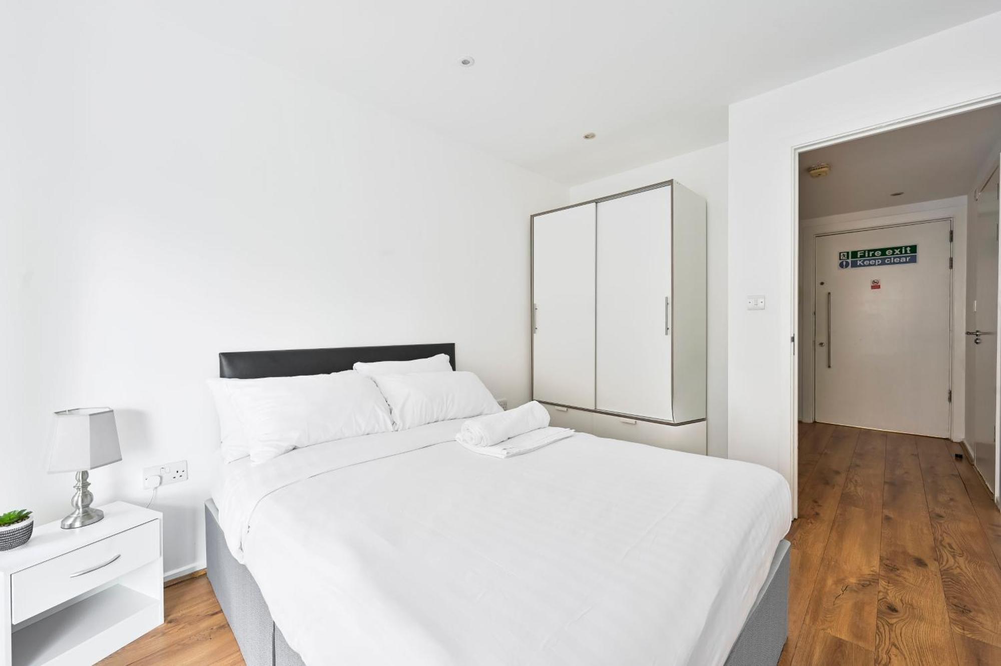 Lovely 2-Bed, Sleeps 6, Near Stratford Station & Abba Voyage, London Exterior foto